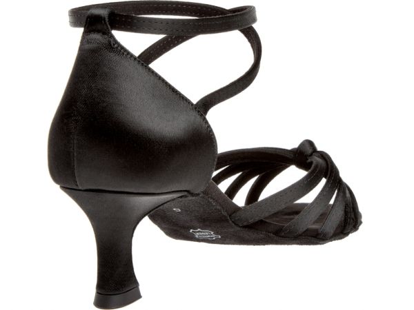 Diese Tanzschuhe haben einen 5cm Absatz.